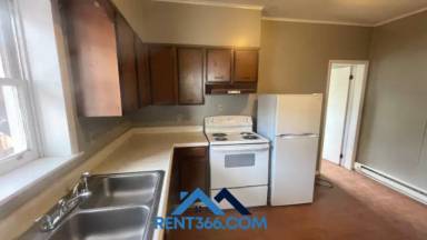 Main picture of 101 N George St
