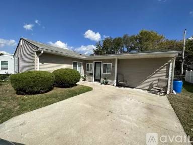Main picture of 265 Pinewood Dr