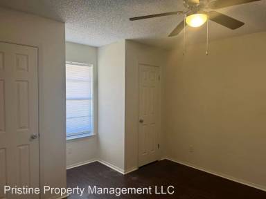 Main picture of 808 Faircreek Ln