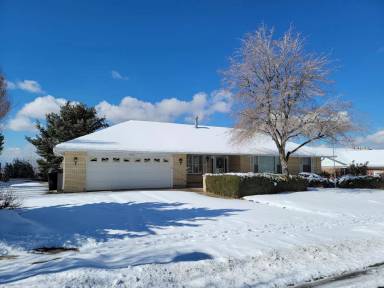 Main picture of 8150 S Mountain Oaks Dr