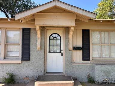 Main picture of 1921 27th St