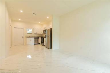Main picture of 110 Norseman Ave NW