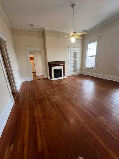 Main picture of 233 College St