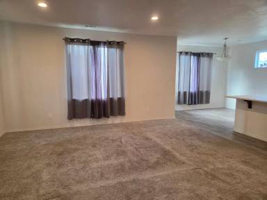 Main picture of 1005 W Sequoia Rd