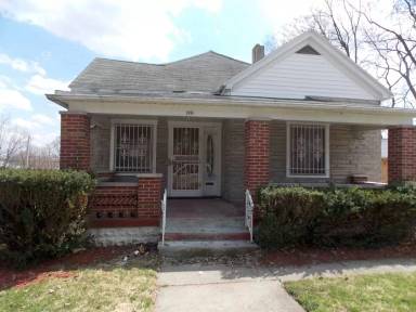 Main picture of 2434 Lakeview Ave