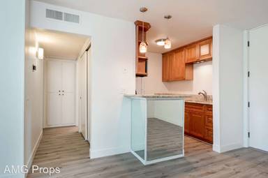 Main picture of 6406 Friars Rd