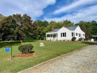 Main picture of 1711 Bahama Rd