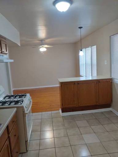 Main picture of 4700 W Flournoy St