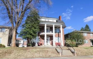 Main picture of 1208 Kanawha Ter