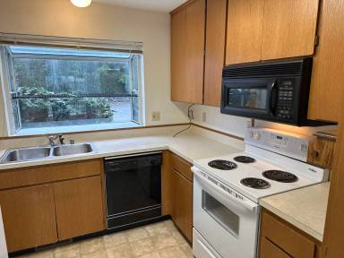 Main picture of 903 Crestview Ln