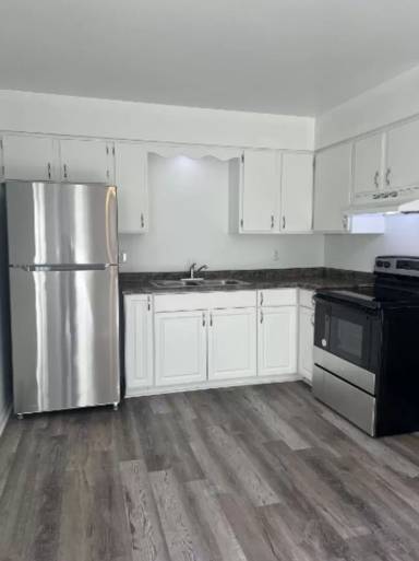 Main picture of 1694 Molitor Road - B