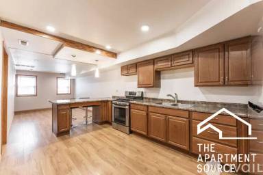 Main picture of 2834 W Lyndale St