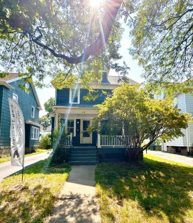 Main picture of 44 Field St