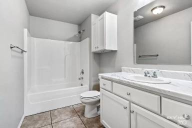Main picture of Haden Holly Apartments