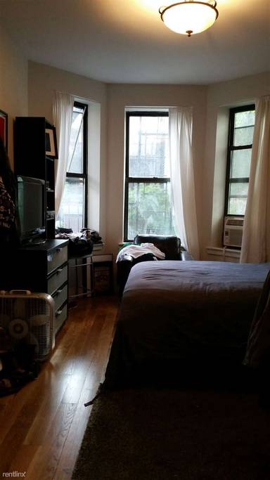 Main picture of 64 Saint James Pl