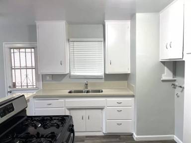Main picture of 12015 Walnut St