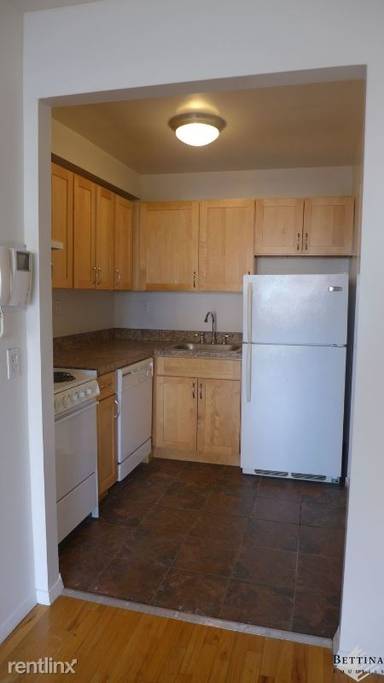Main picture of 423 E 90th St