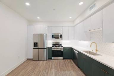 Main picture of 4000 Mont Clair Apartments