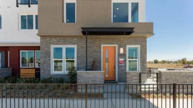 Main picture of 3953 Eminence St