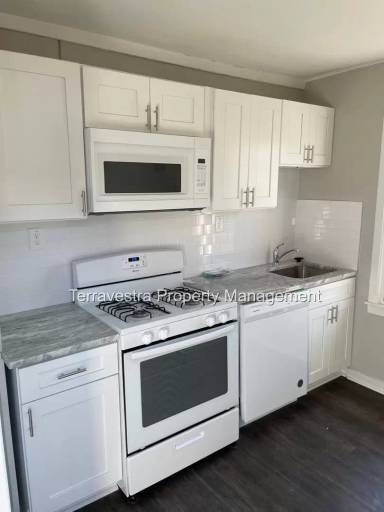 Main picture of 1218 1st Ave