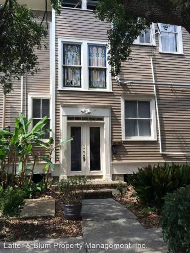 Main picture of 7214 Maple St