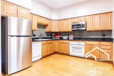 Main picture of 5838 N Kenmore Ave