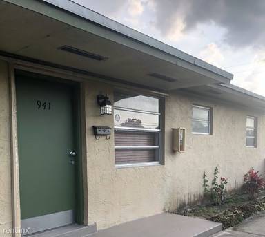 Main picture of 941 SW 71st Ave