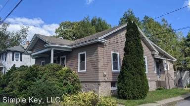 Main picture of 15 Monticello St