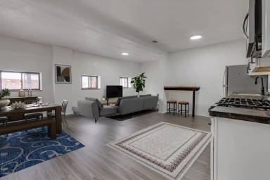 Main picture of 600 E Warrington Ave