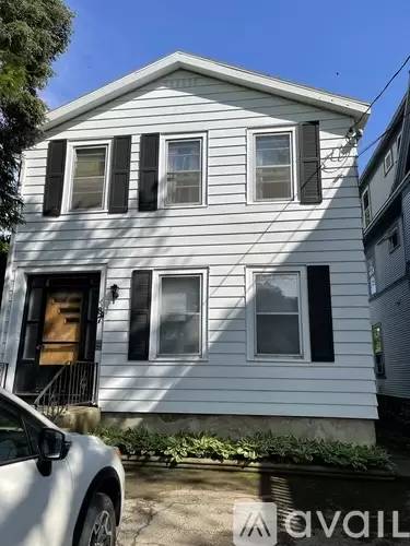 Main picture of 847 Jenifer St