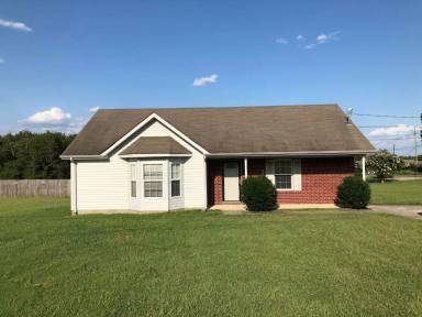 Main picture of 100 Elway Ct