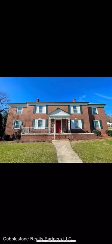 Main picture of 700 1st St SW