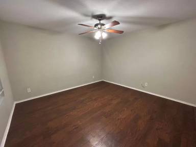 Main picture of 2124 E Carson Dr