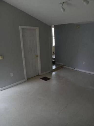 Main picture of 1593 N Goodman St
