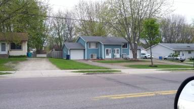 Main picture of 2127 N Cedar Ave