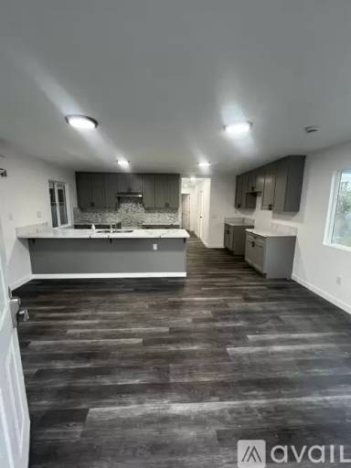 Main picture of 2116 Zoe Ave