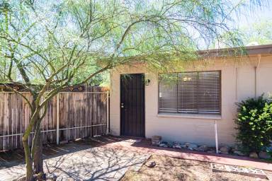 Main picture of 1128 E Blacklidge Dr