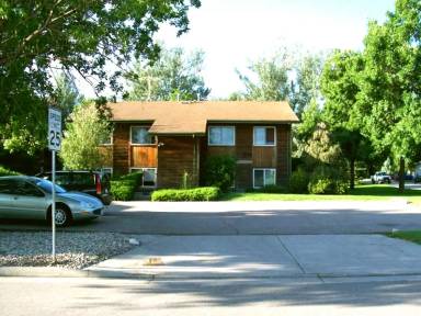 Main picture of 827 Elm St