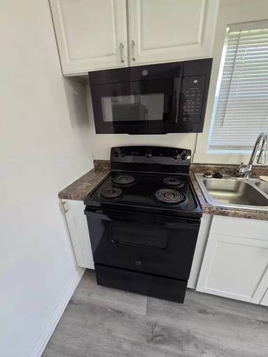 Main picture of 688-694 N JAMES RD