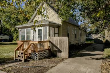 Main picture of 2303 S 8th St