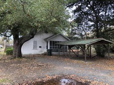 Main picture of 710 Mitchell Ln