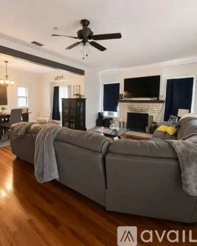 Main picture of 1040 9th Ave N