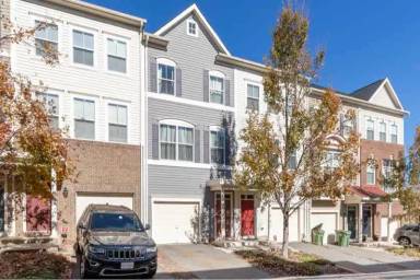 Main picture of 213 Shamrock Dr