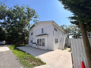 Main picture of 308 W Kivett St