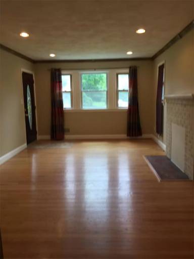 Main picture of 5906 Robin Ln
