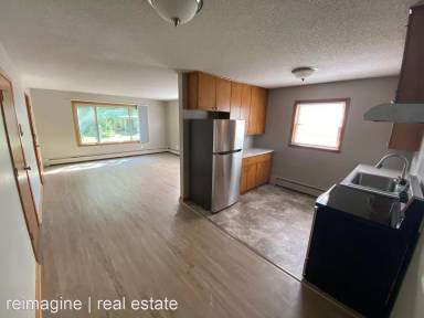 Main picture of 3410 Harriet Ave