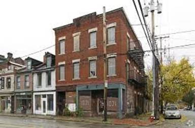 Main picture of 1021 E Carson St