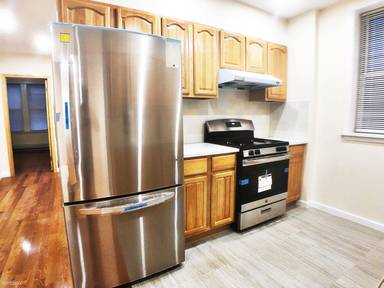 Main picture of 2516 E 27th St