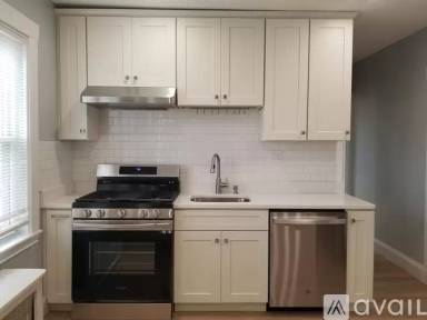 Main picture of 11 Grossman St