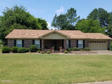 Main picture of 8436 Hogan Dr SE